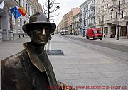 bronzestatue-schriftsteller-julian-tuwim-in-der-ulica-piotrkowska