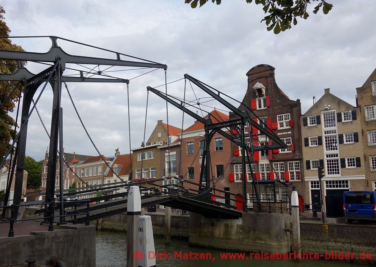 Dordrecht, Damiatebrug am Wolwevershaven