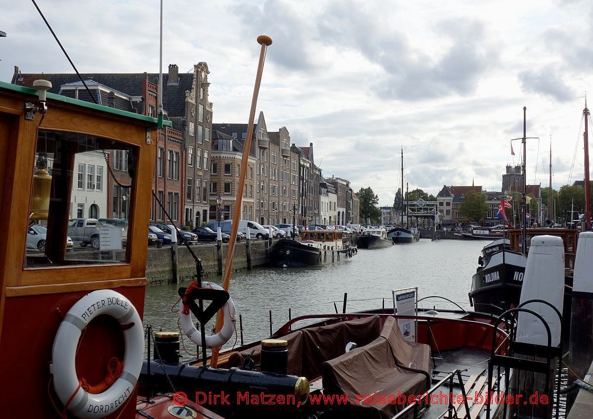 Dordrecht, Schiffe im Wolwevershaven