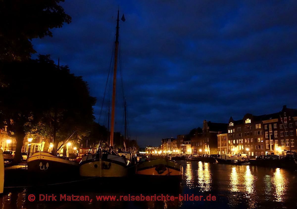 Dordrecht, Wolwevershaven nachts