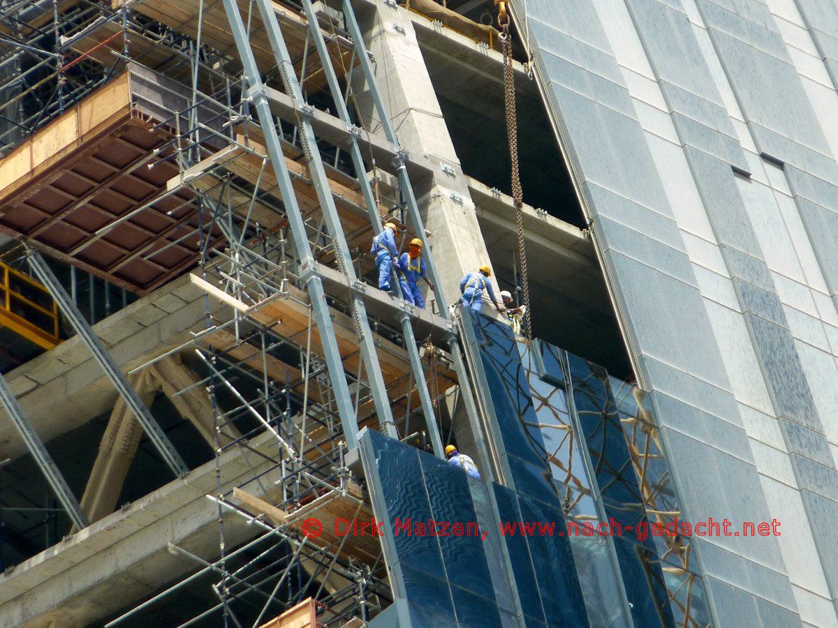 Dubai, Bauarbeiter an einem Hochhaus