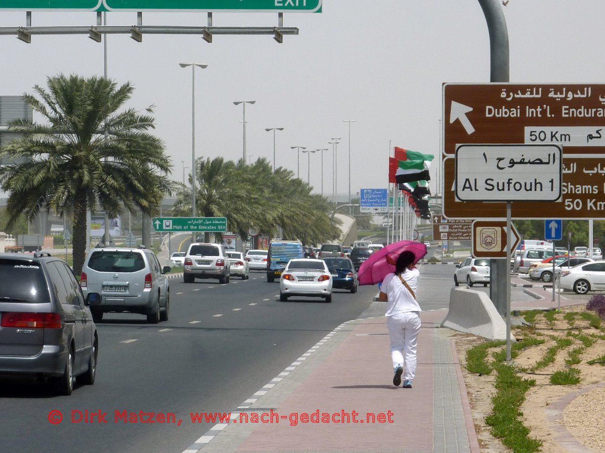 typische Hauptstrae in Dubai