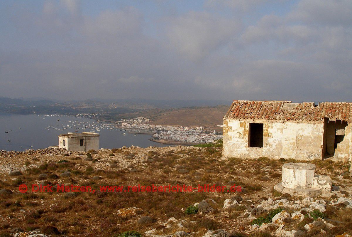 Menorca, Blick zum Ort Fornells