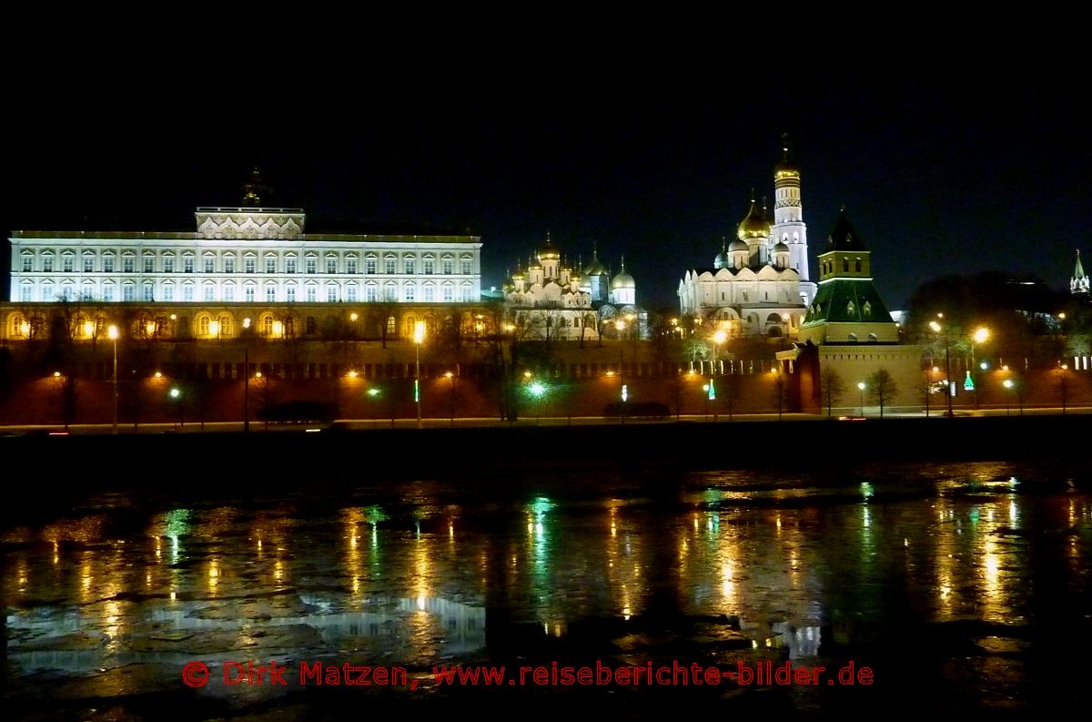 Moskauer Kreml nachts